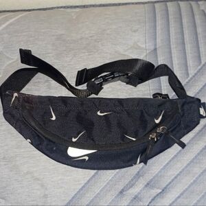 Nike Heritage All-Over Swoosh Print Hip Pack / Waist Bag - Black & White